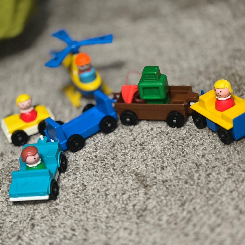 vintage (11) piece Fisher Price Little People, Vehicles and people